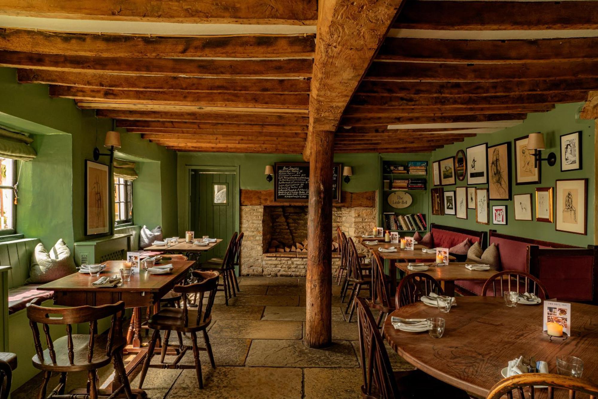 The Bell Inn Lechlade Luaran gambar