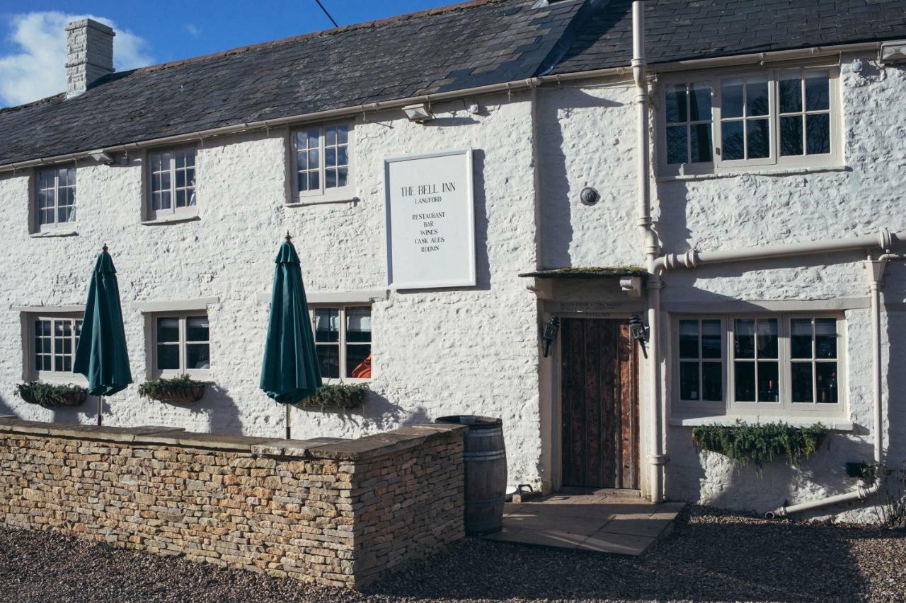 The Bell Inn Lechlade Luaran gambar